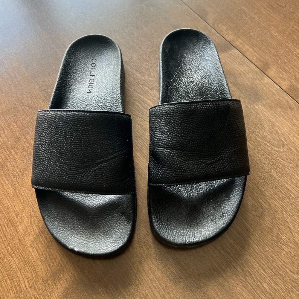 Men’s Black Collegium Slides. Size 44.